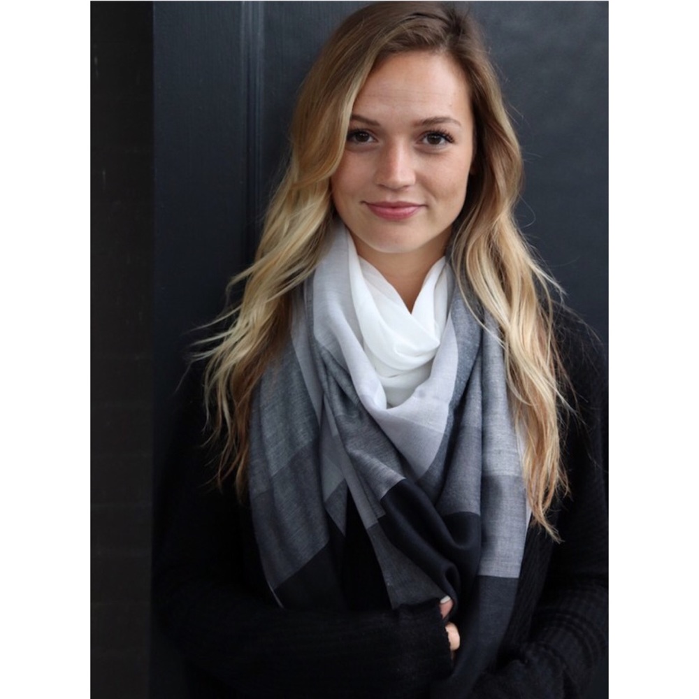 NWT Lightweight Blanket Scarf